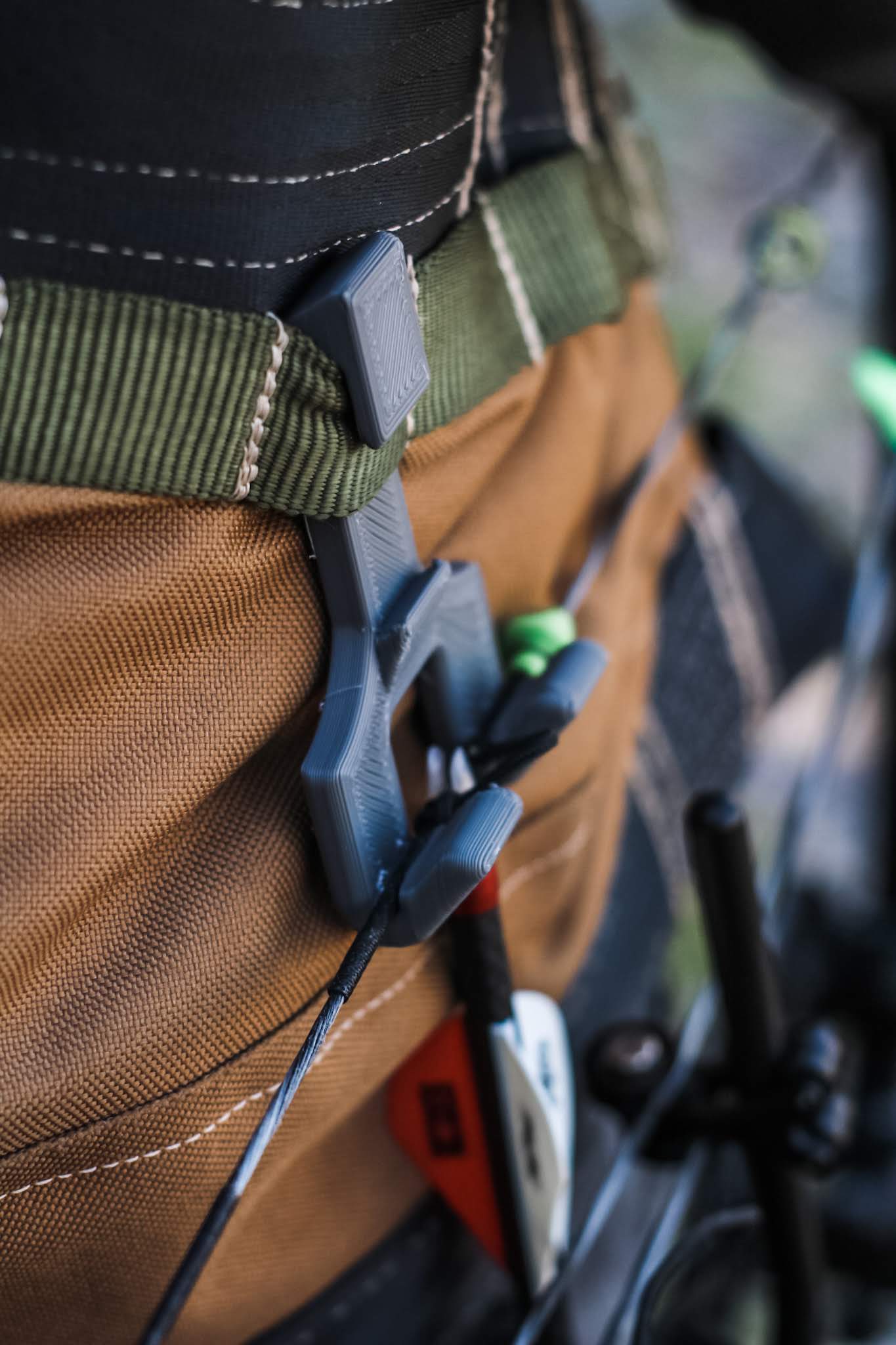 Hip Bow Hanger