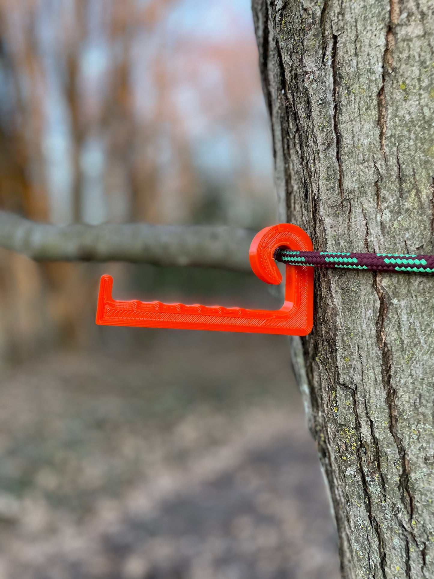 Tether Bow Hanger