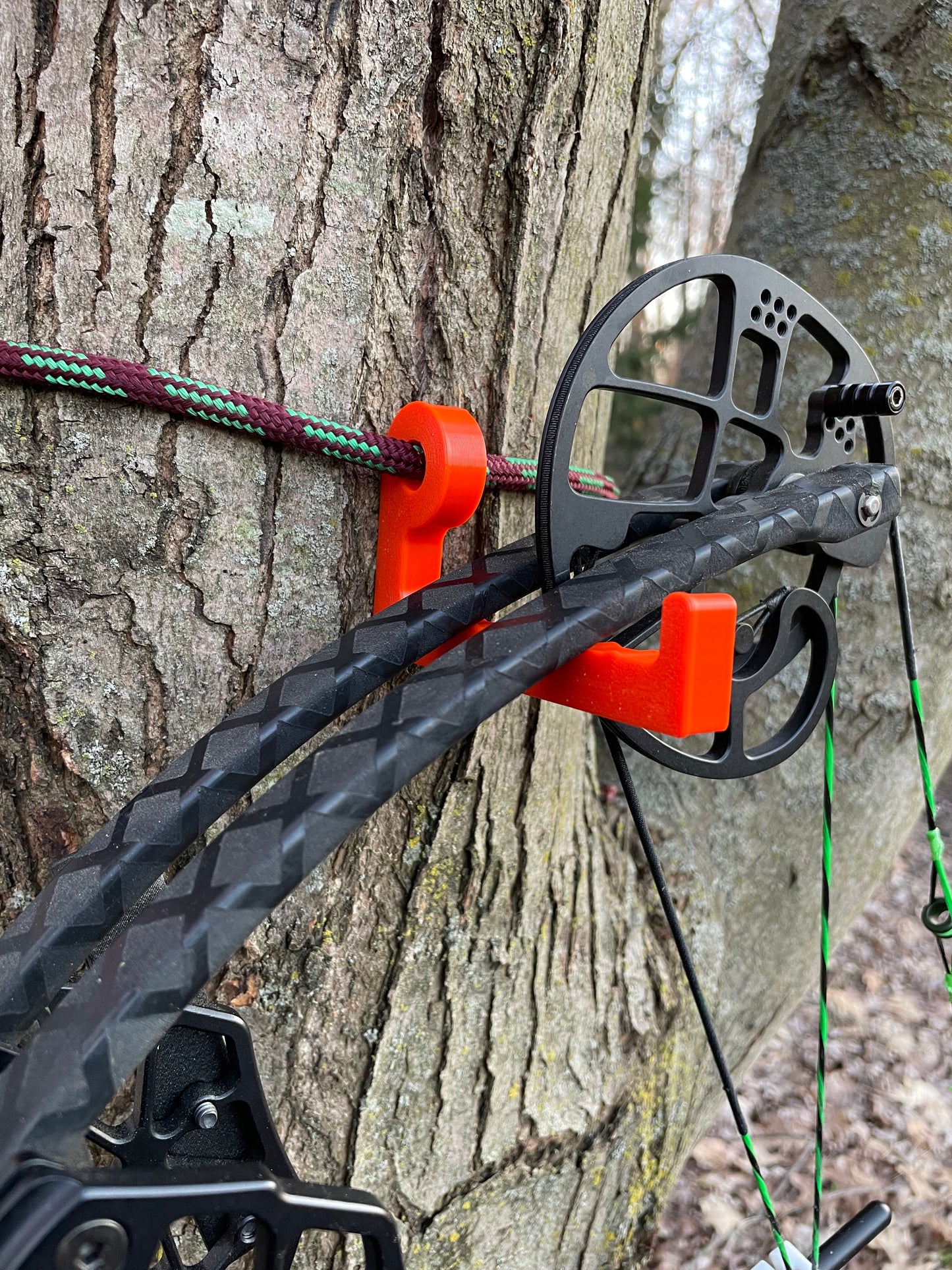 Tether Bow Hanger