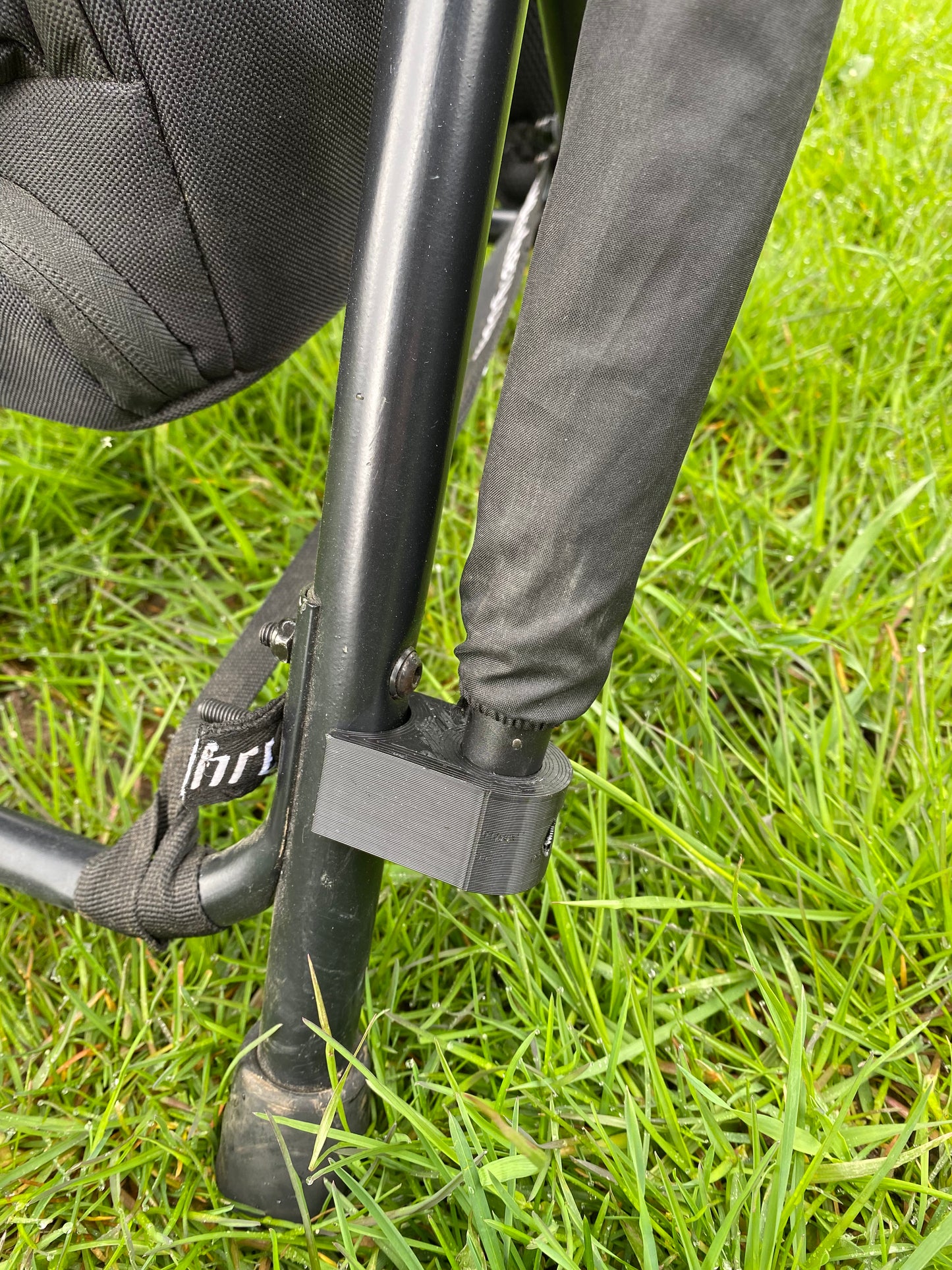 3D Target Stool Umbrella Holder